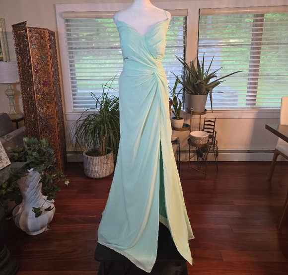 NWT JJs HOUSE Chiffon Draped Pleated Fit & Flare Formal Gown Sz 16 Mint Green - Picture 1 of 8